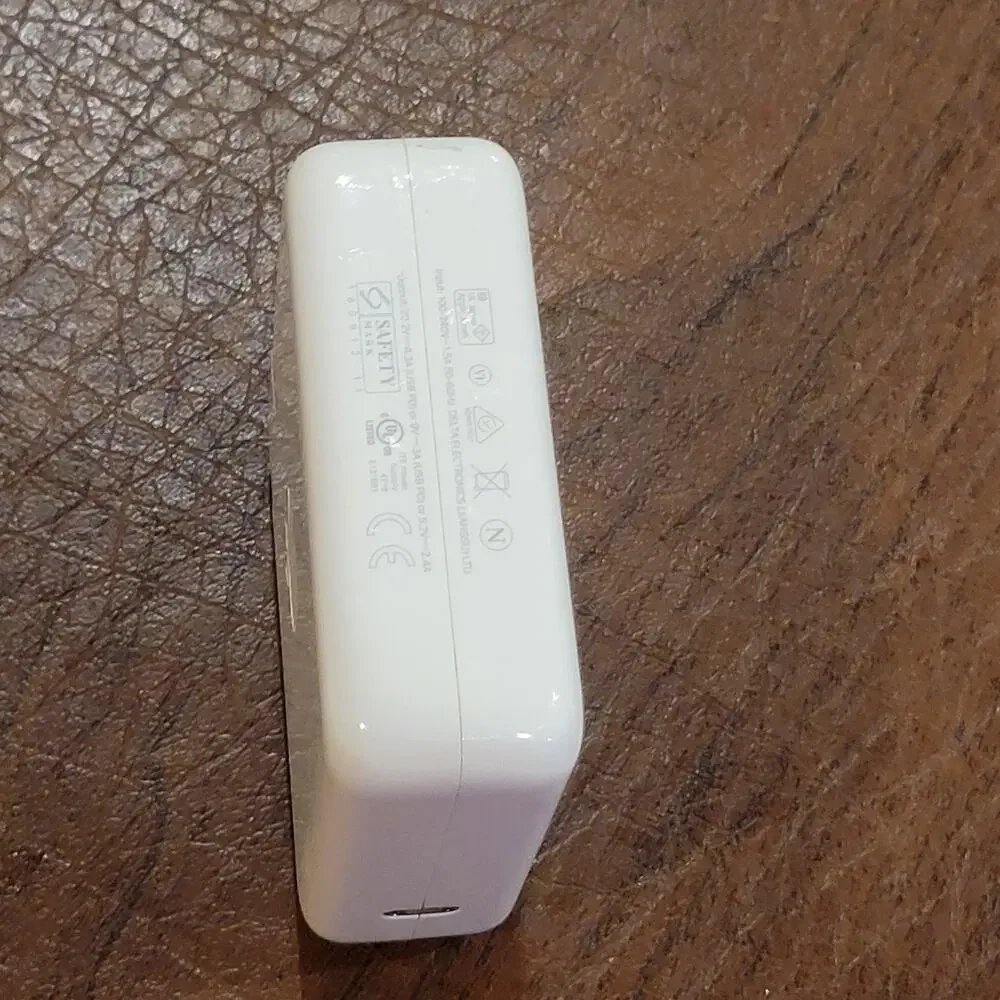 Apple A1719 87W USB-C Power Adapter